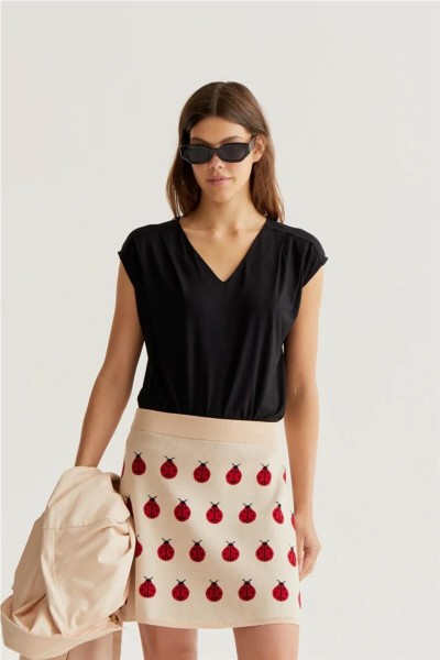 Camiseta Compañía Fantástica negra manga sisa