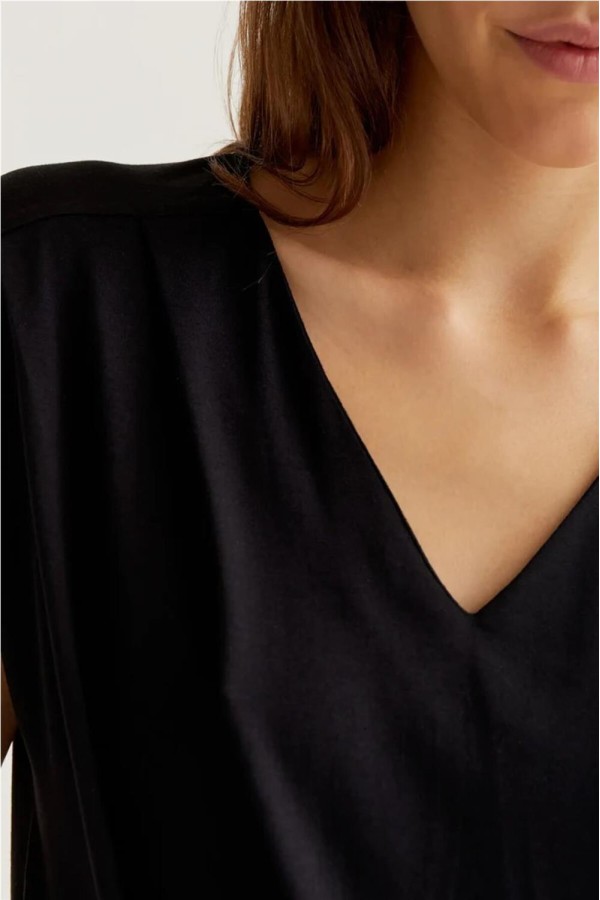 Camiseta Compañía Fantástica negra...