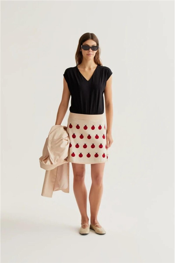 Camiseta Compañía Fantástica negra...