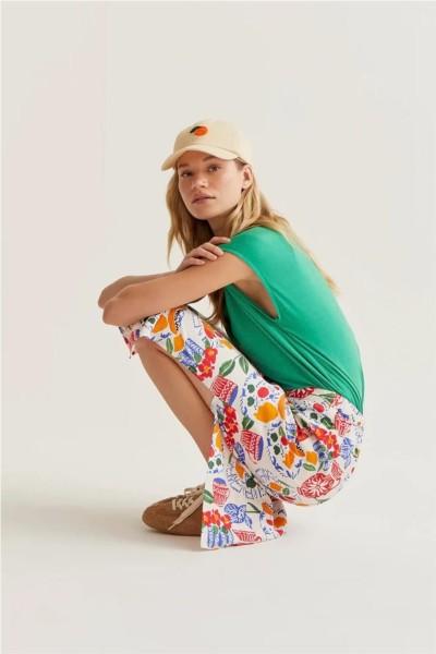 Camiseta Compañía Fantástica verde manga sisa