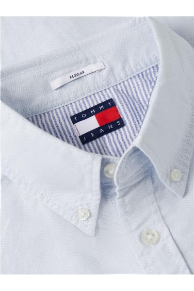 Camisa Tommy Jeans oxford con logo bordado