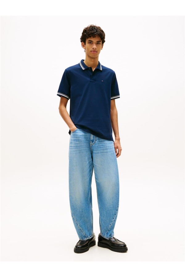 Polo Tommy Jeans de corte regular...