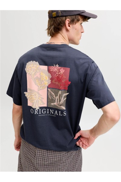 Camiseta Jack & Jones montaul con dibujo en la espalda