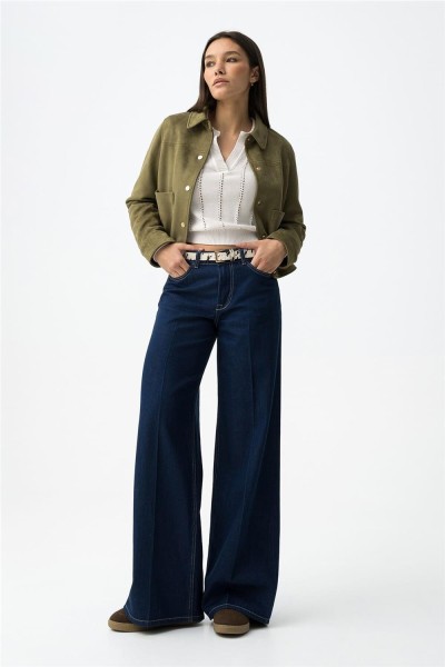 Chaqueta Tiffosi corta de corte regular