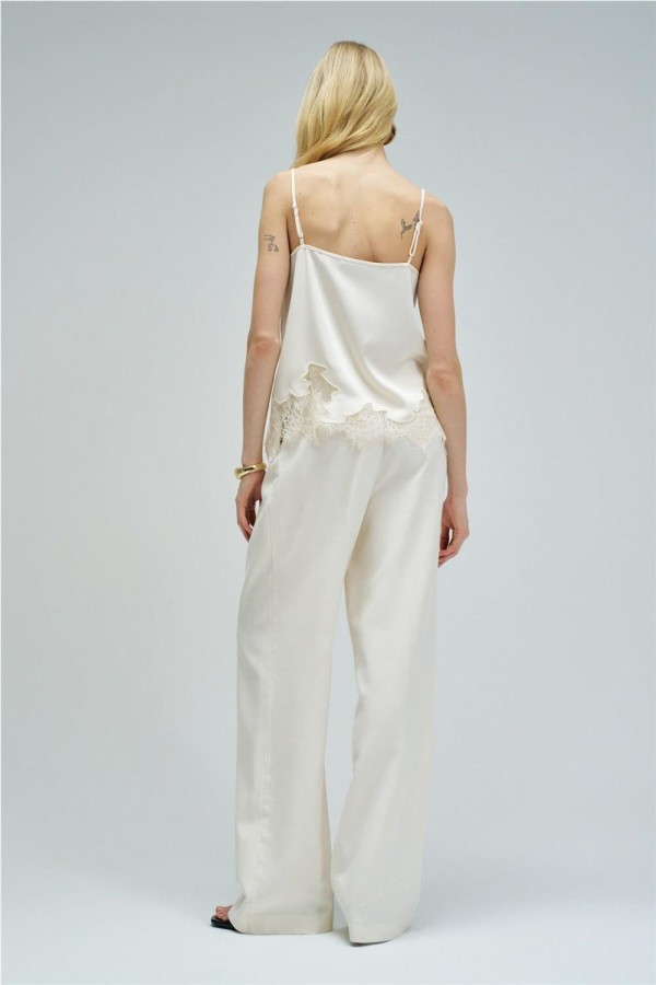 Top Salsa satinado con encaje