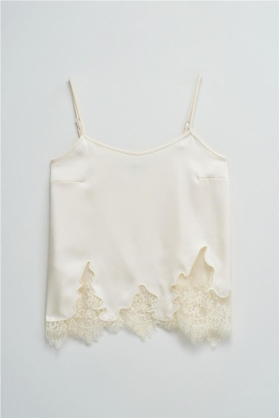 Top Salsa satinado con encaje
