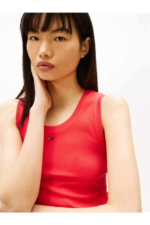 Camiseta Tommy Jeans slim acanalada de cuello redondo amplio