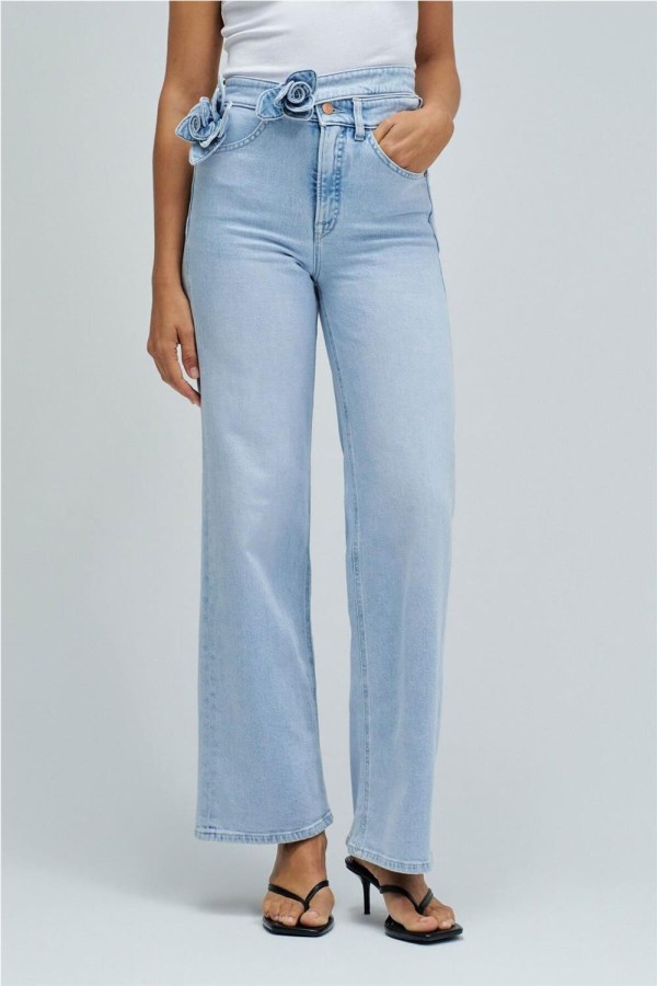 Vaquero Salsa faith push in wide