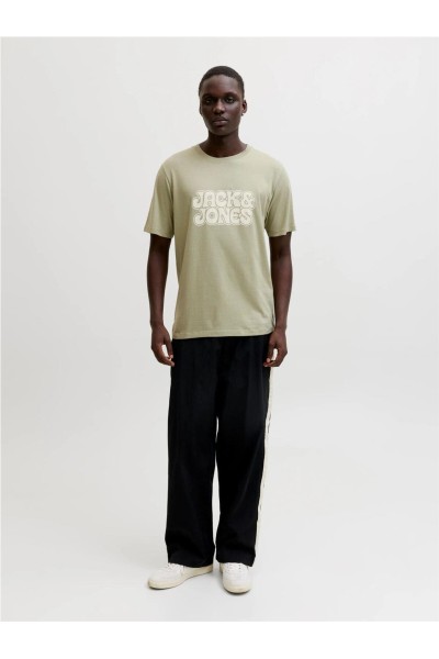 Camiseta Jack & Jones Carlos con logo en el pecho