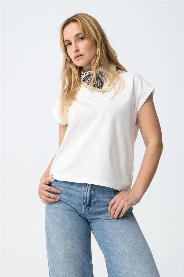 Camiseta Tiffosi básica escote pico