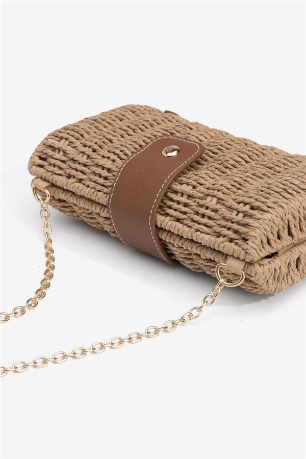 Clutch Tiffosi trenzada marrón