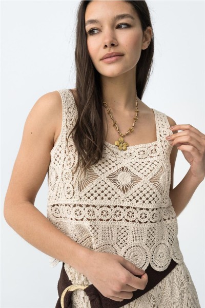 Top Tiffosi beige estilo crochet