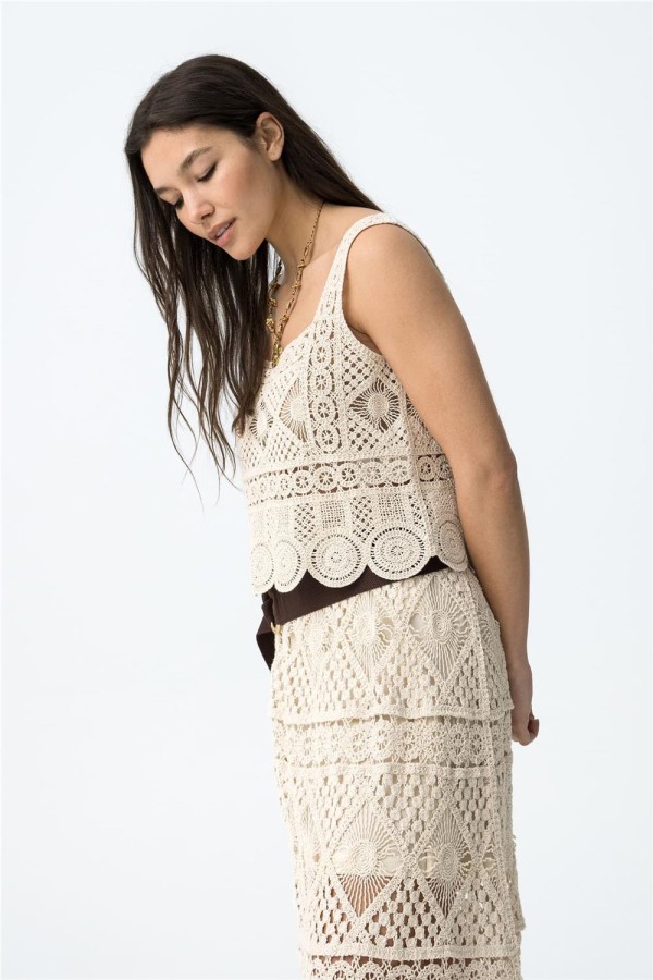 Top Tiffosi beige estilo crochet