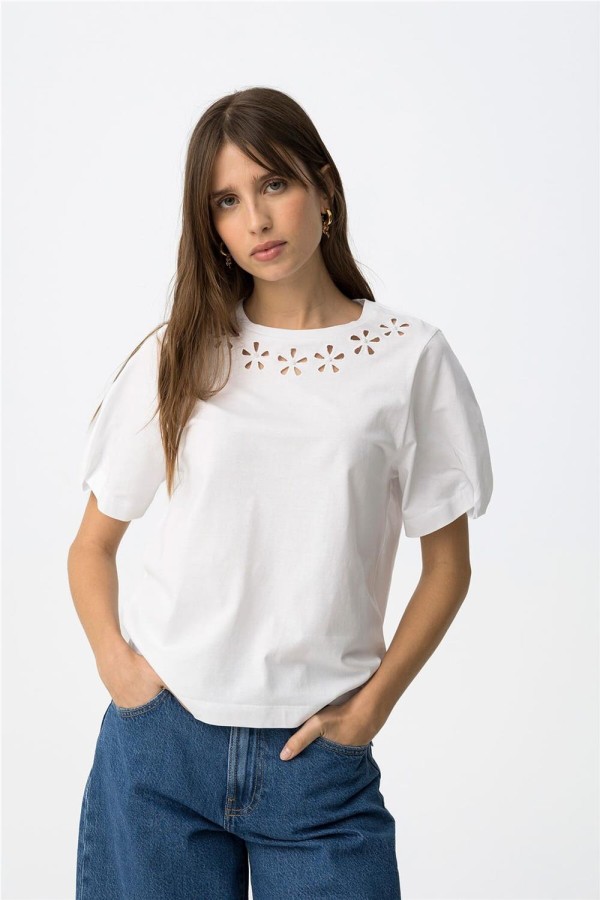 Camiseta Tiffosi con detalles florales
