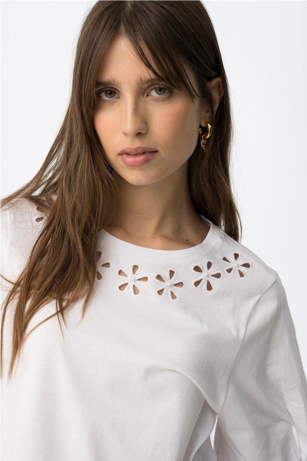 Camiseta Tiffosi con detalles florales