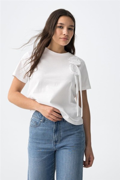 Camiseta Tiffosi con detalle floral