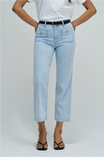 Vaquero Salsa en lightdenim con pierna cropped straight