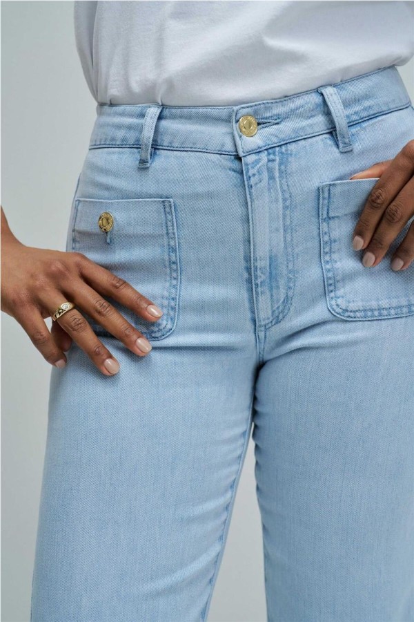 Vaquero Salsa en lightdenim con...