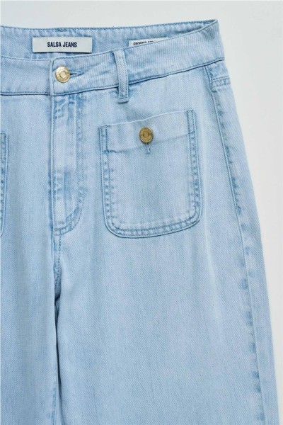 Vaquero Salsa en lightdenim con pierna cropped straight
