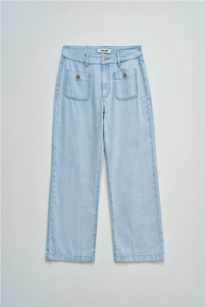 Vaquero Salsa en lightdenim con pierna cropped straight