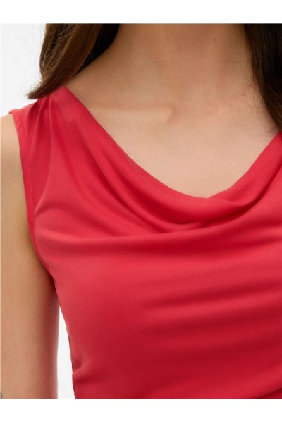 Top Vero Moda con escote en cascada