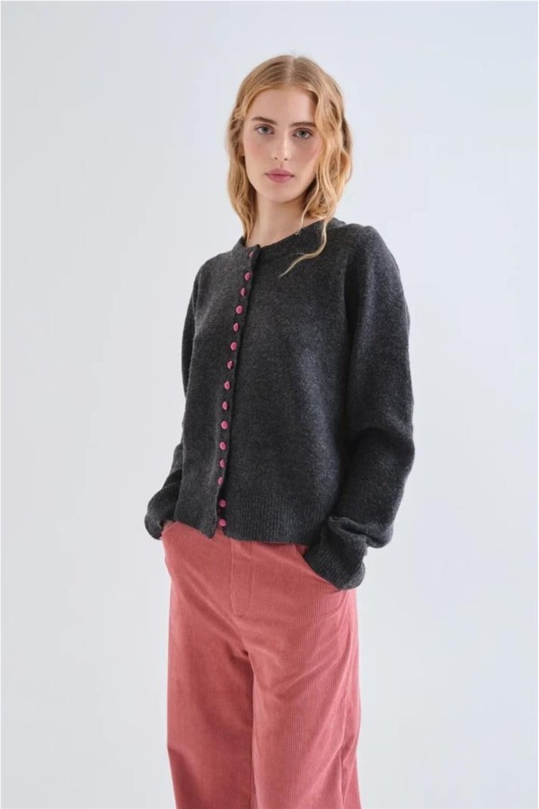 Cárdigan Compañía Fantástica gris botón rosa