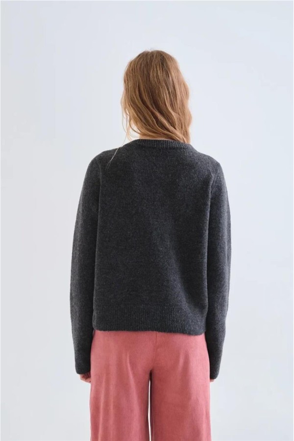 Cárdigan Compañía Fantástica gris botón rosa 2
