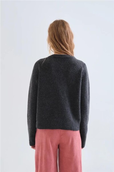 Cárdigan Compañía Fantástica gris botón rosa