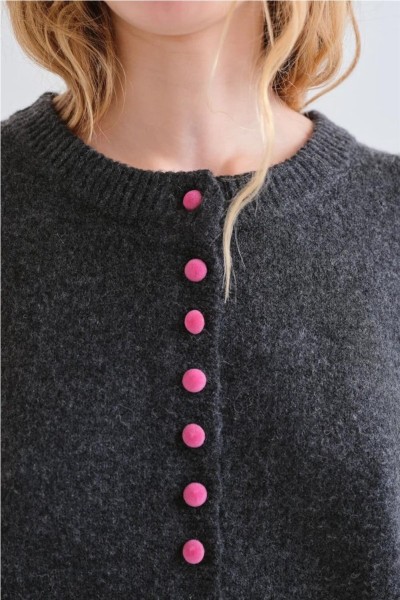 Cárdigan Compañía Fantástica gris botón rosa