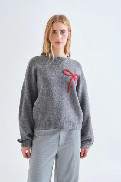 Jersey Compañía Fantástica de punto gris con detalle de lazo rojo