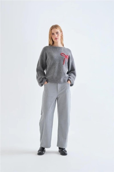 Jersey Compañía Fantástica de punto gris con detalle de lazo rojo