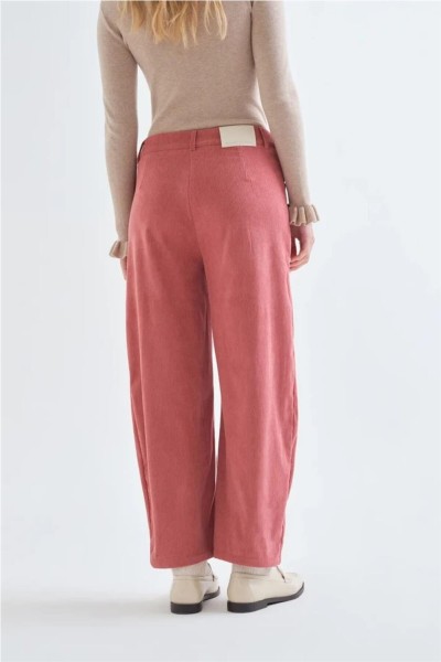 Pantalón Compañía Fantástica de pana rosa