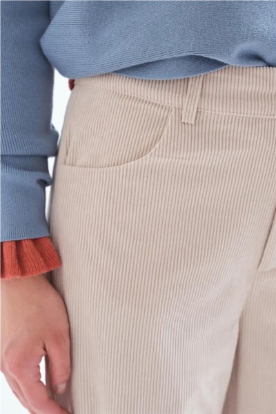 Pantalón Compañía Fantástica de pana blanco crudo