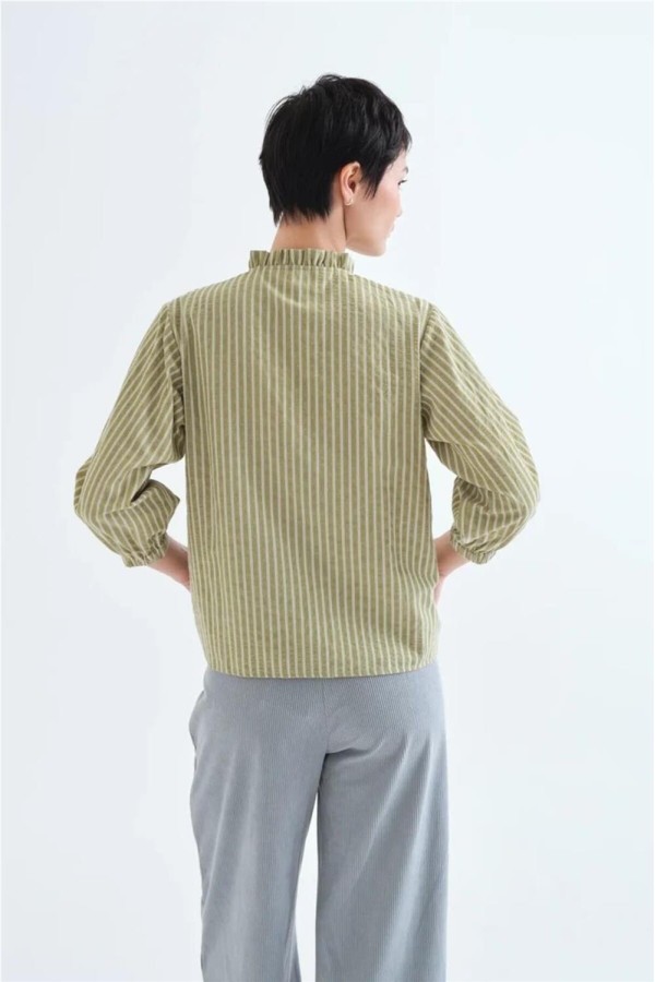 Camisa Compñía Fantástica de raya verde claro con detalle... 2