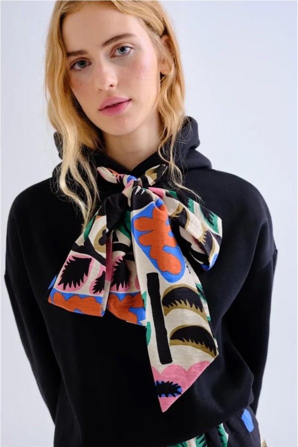 Sudadera Compañía Fantástica negra...