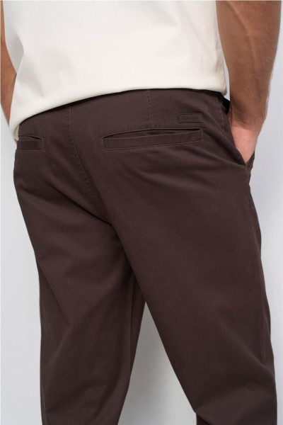 Chino Salsa con pierna straight