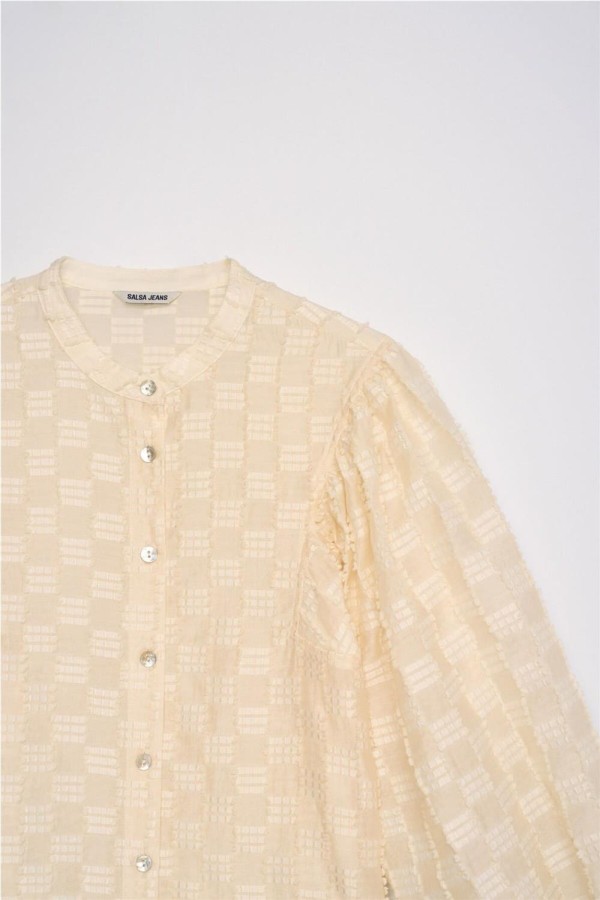 Camisa Salsa con textura con mangas...