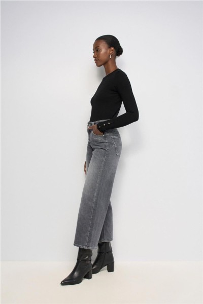 Vaquero Salsa faith push in cropped wide