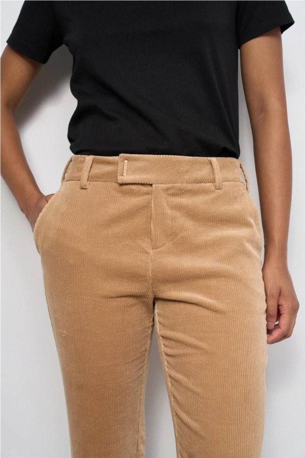 Pantalón chino Salsa de pana con...
