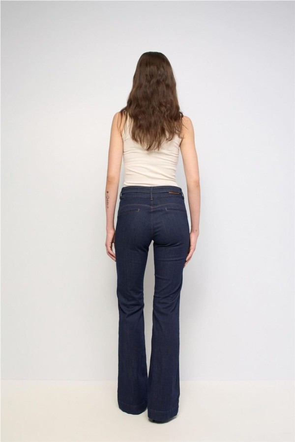 Vaquero Salsa secret chino push in flare
