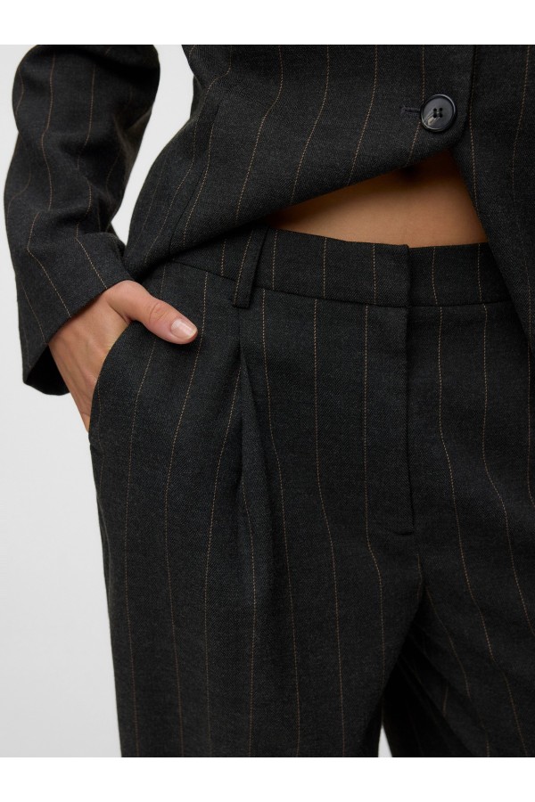 Pantalón de Tela AWARE Gris Medio...